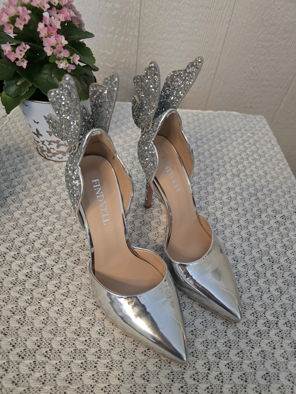 Finduell Silver Pointed Metallic Heels with Glitter Wing Accent